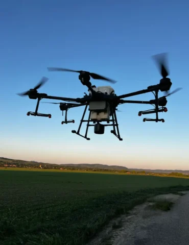 vzlet drona